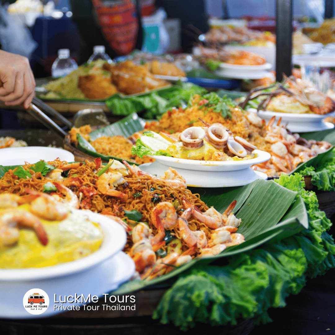 street food at talad phlu market